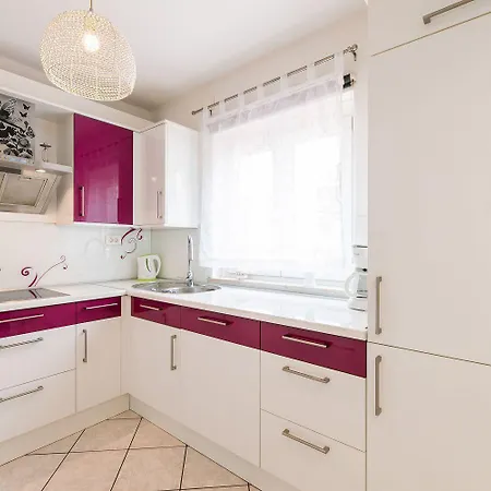 アパート Charmantes Nur 500 Meter Zum Mit Privatem Balkon, Grill, Privatparkplatz *