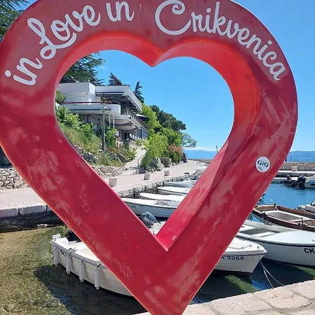 Charmantes Nur 500 Meter Zum Mit Privatem Balkon, Grill, Privatparkplatz